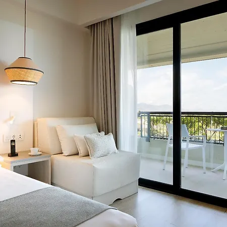 Grand Palladium Garden Beach & Spa Hotel 5*